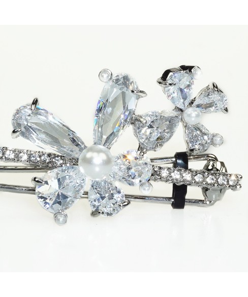 Luxurious Cubiczirconia Flower Barrette