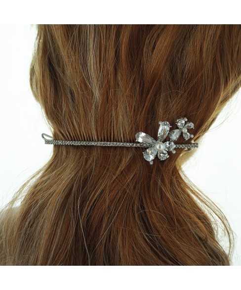 Luxurious Cubiczirconia Flower Barrette