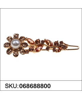 Luxurious Cubiczirconia Flower Pearl Barrette.