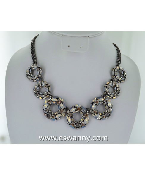 Necklace White