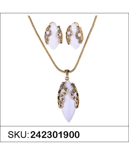 Necklace& Earr Set White