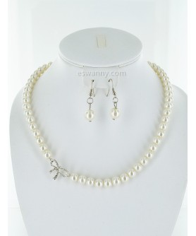 Necklace& Earr Set White